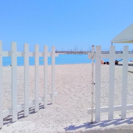 2 Pieces Idealement Placee Dans Le Centre Menton Luaran gambar