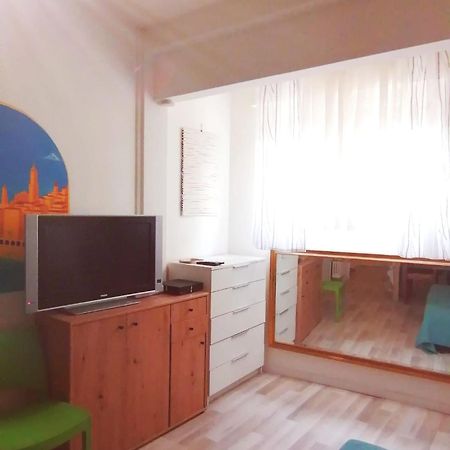 2 Pieces Idealement Placee Dans Le Centre Menton Luaran gambar