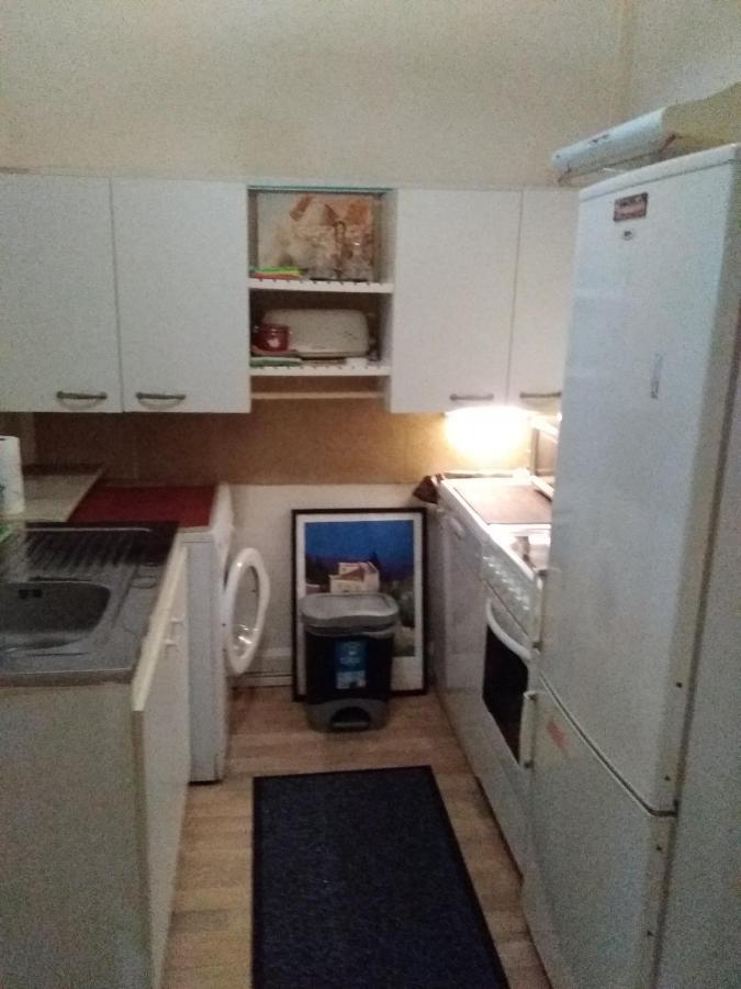 2 Pieces Idealement Placee Dans Le Centre Menton Luaran gambar