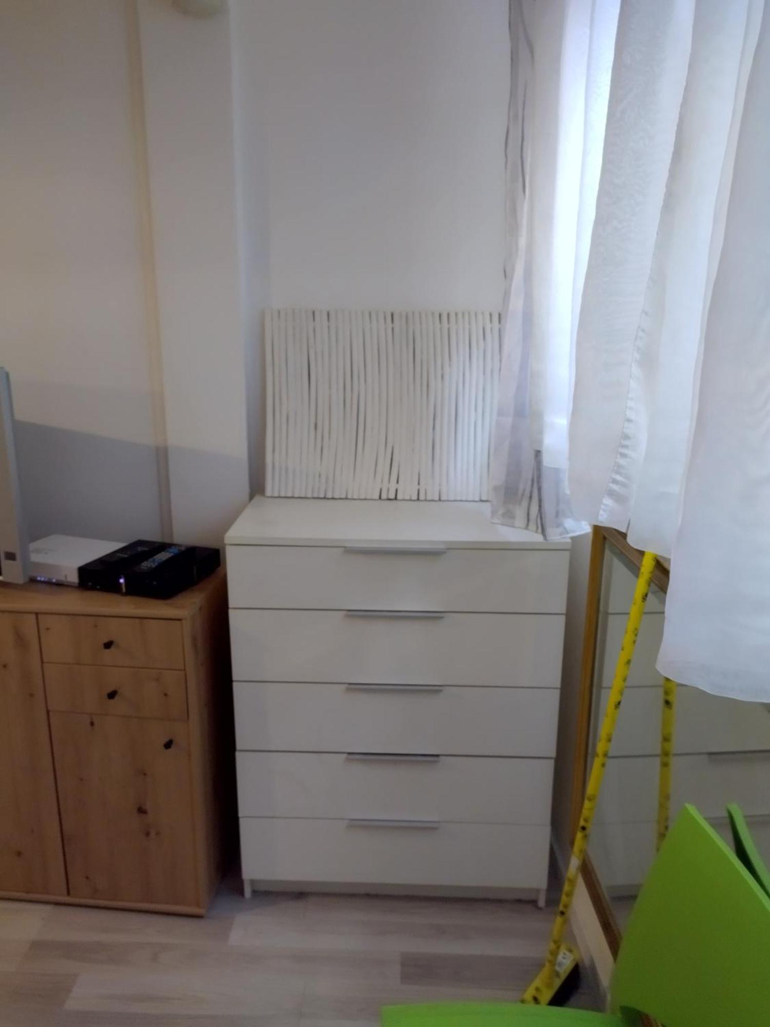 2 Pieces Idealement Placee Dans Le Centre Menton Luaran gambar