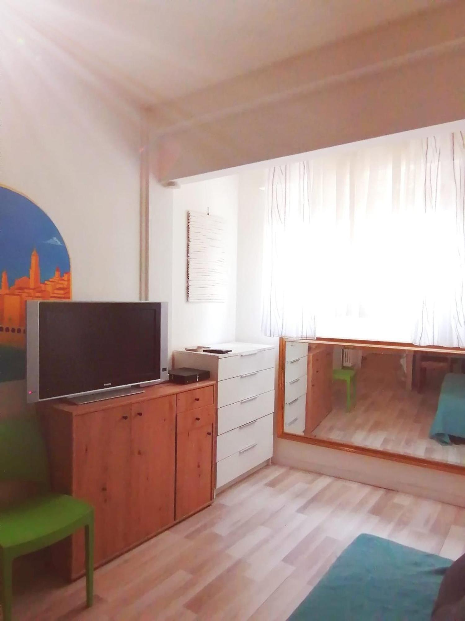 2 Pieces Idealement Placee Dans Le Centre Menton Luaran gambar